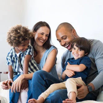 Lächelnde Familie