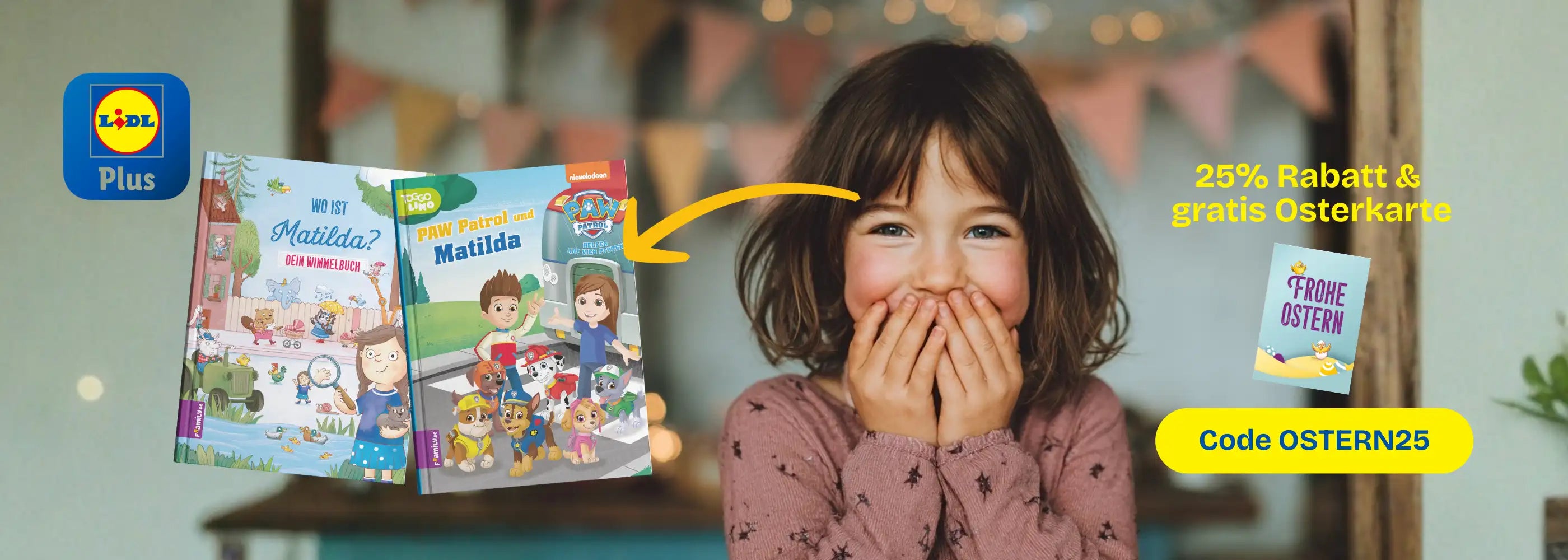 Glücklich strahlendes Mädchen, das die Hände vor den Mund schlägt: 25% Rabatt und gratis Osterkarte mit dem Code OSTERN25 in Kooperation mit dem Lidl Framily Club